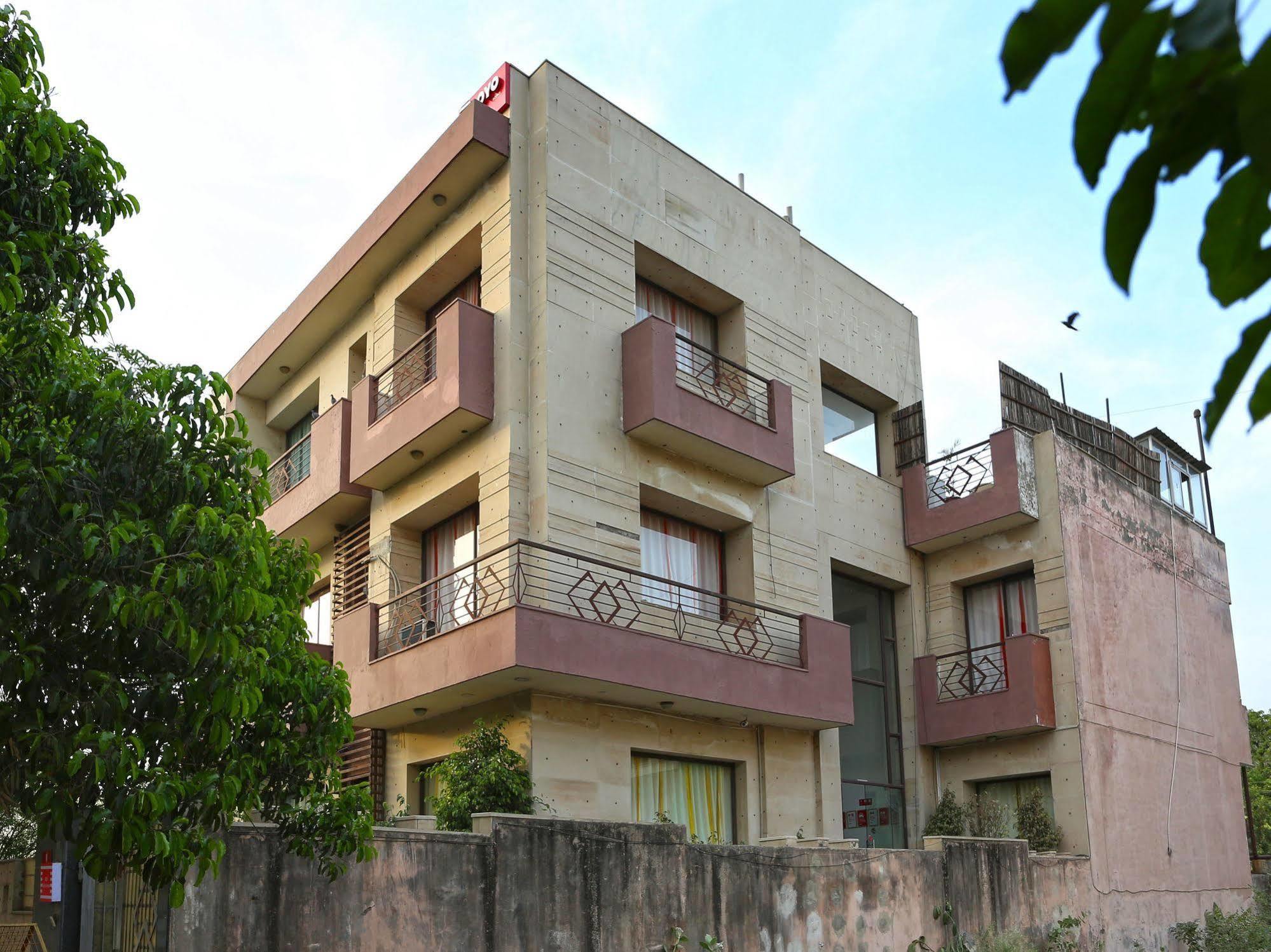 Hotel Oyo Flagship 387 Moulsari Avenue Gurgaon Zewnętrze zdjęcie