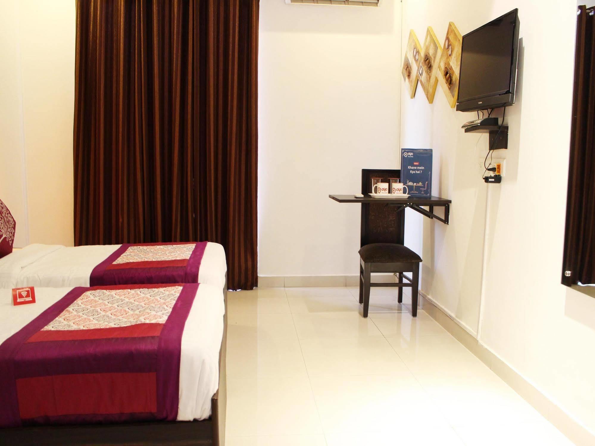 Hotel Oyo Flagship 387 Moulsari Avenue Gurgaon Zewnętrze zdjęcie