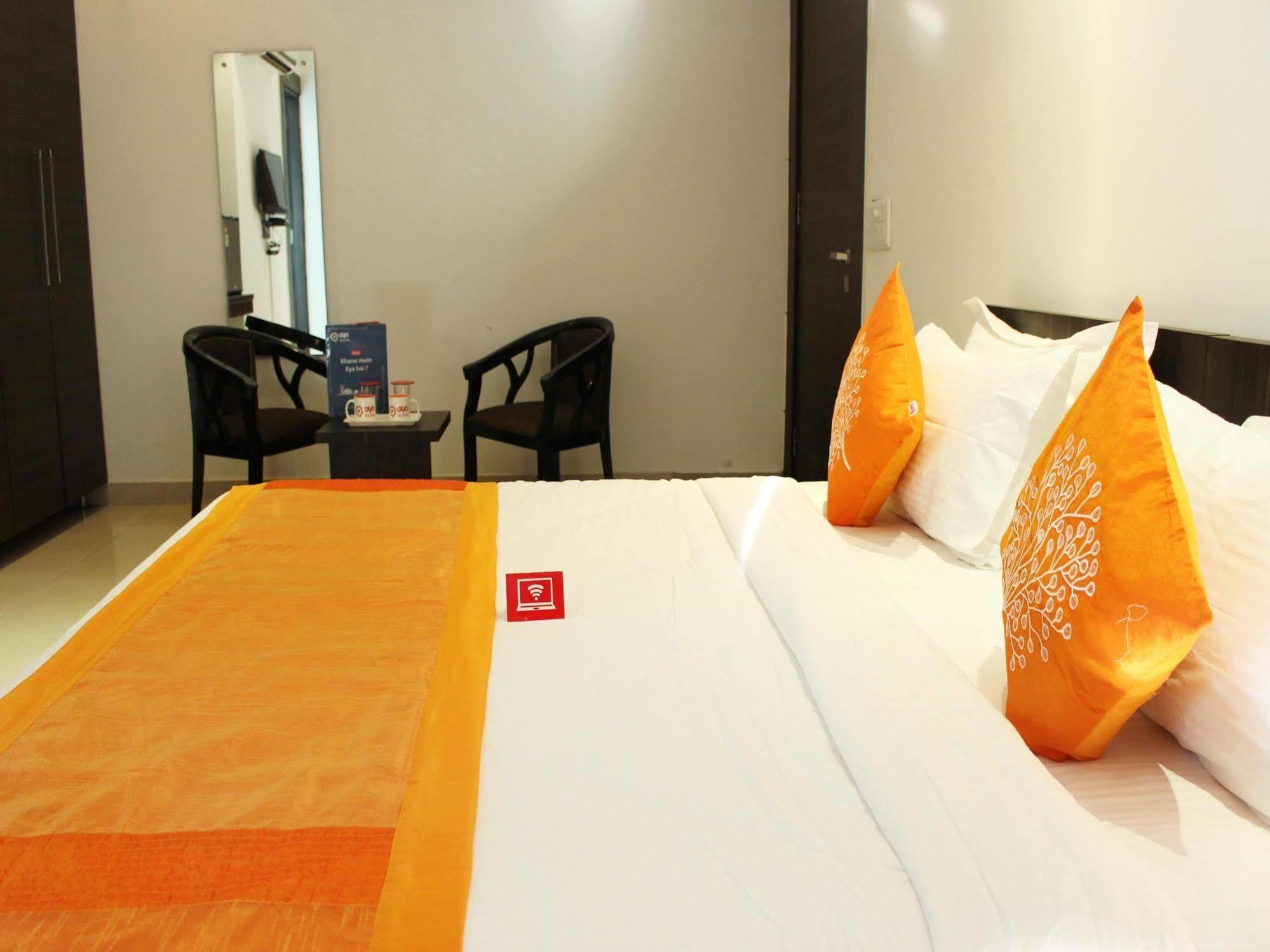 Hotel Oyo Flagship 387 Moulsari Avenue Gurgaon Zewnętrze zdjęcie