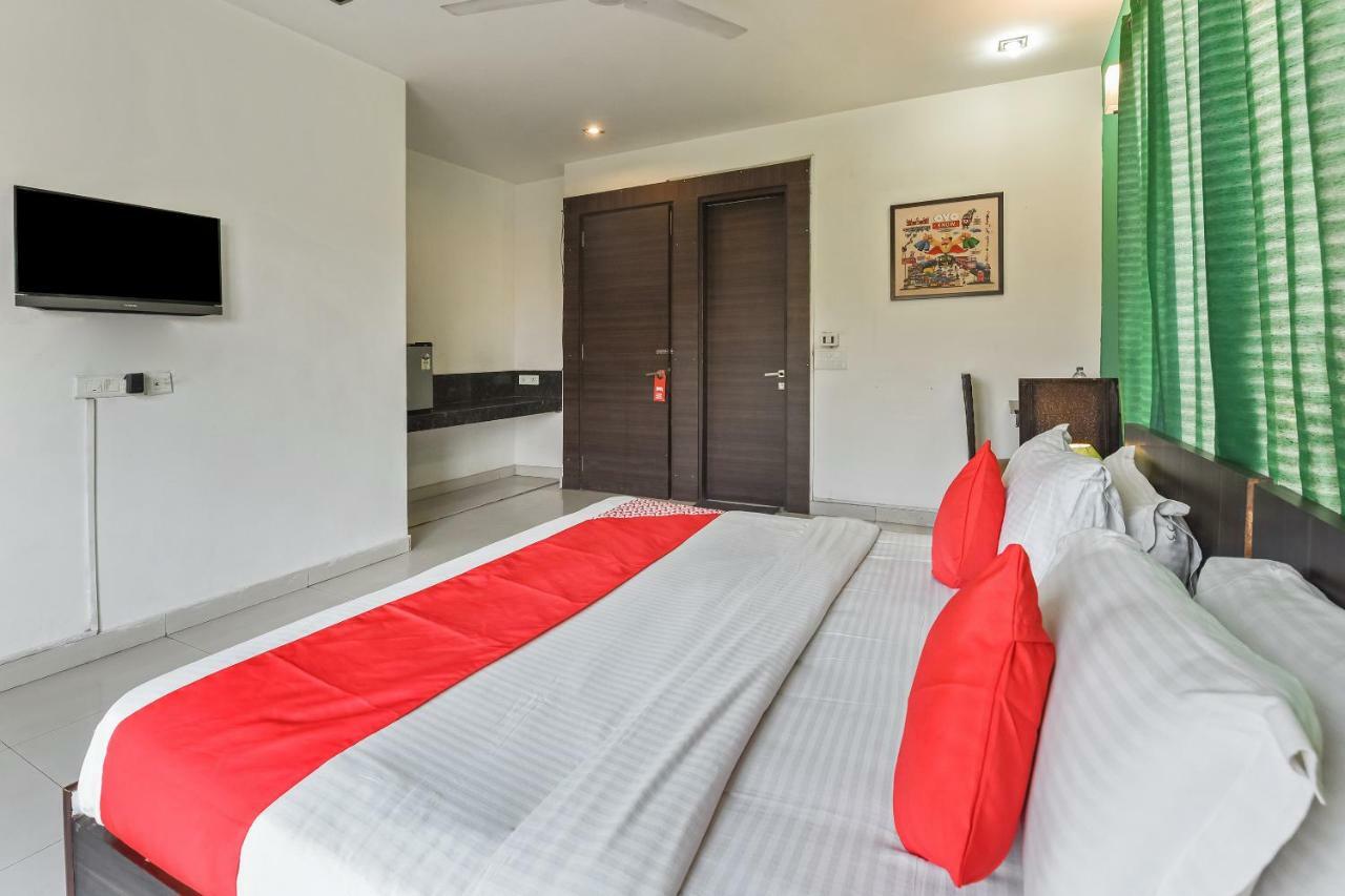 Hotel Oyo Flagship 387 Moulsari Avenue Gurgaon Zewnętrze zdjęcie