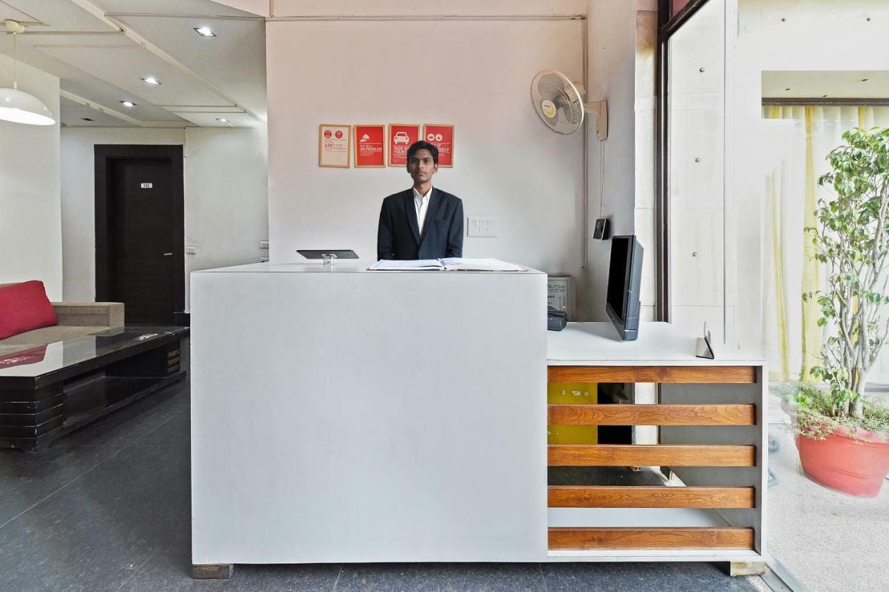 Hotel Oyo Flagship 387 Moulsari Avenue Gurgaon Zewnętrze zdjęcie