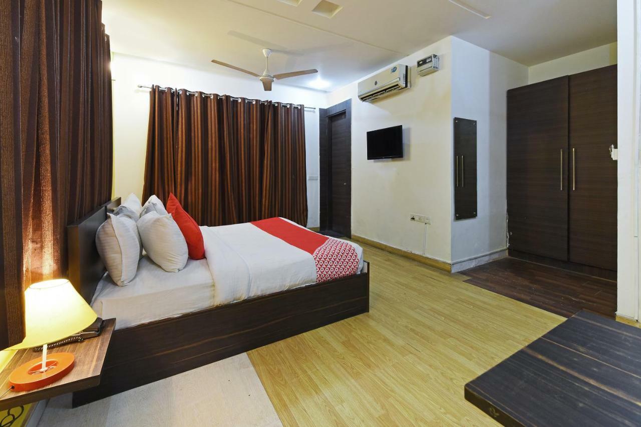 Hotel Oyo Flagship 387 Moulsari Avenue Gurgaon Zewnętrze zdjęcie