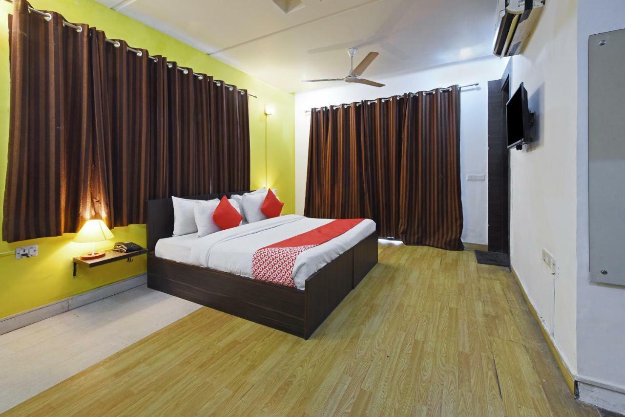 Hotel Oyo Flagship 387 Moulsari Avenue Gurgaon Zewnętrze zdjęcie